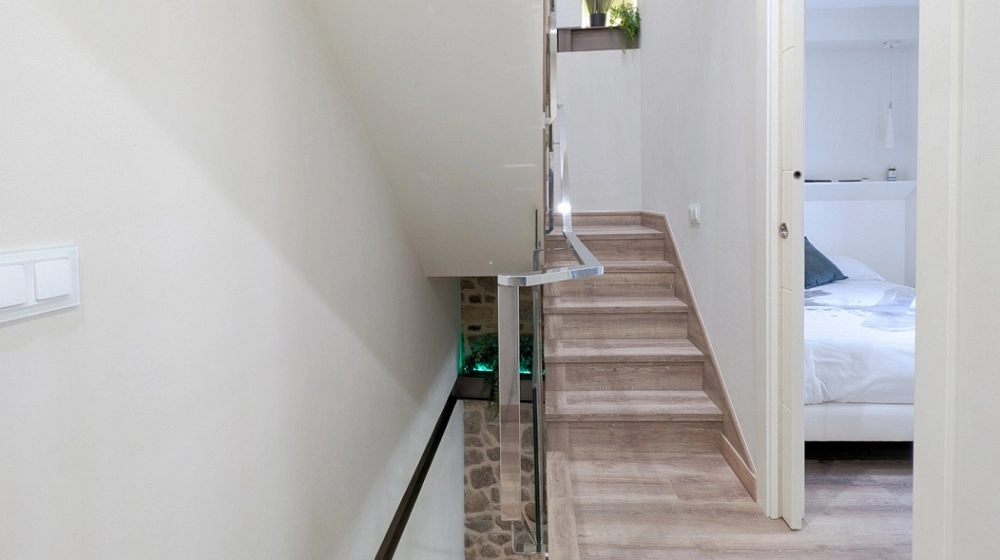 Pasillo y escaleras - Primera planta Pasillo y escaleras - Primera planta