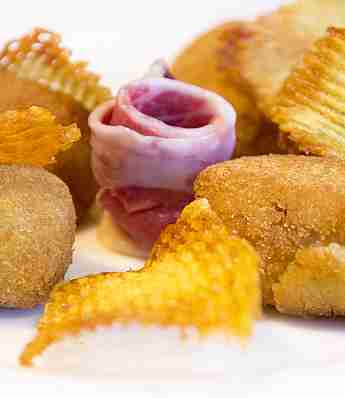 CROQUETAS DE LA CASA CON JAMÓN IBÉRICO