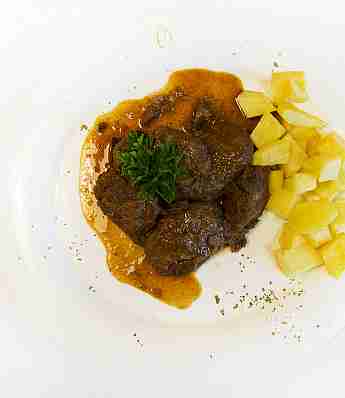 ZAMORA STEWED BEEF CHEEKS